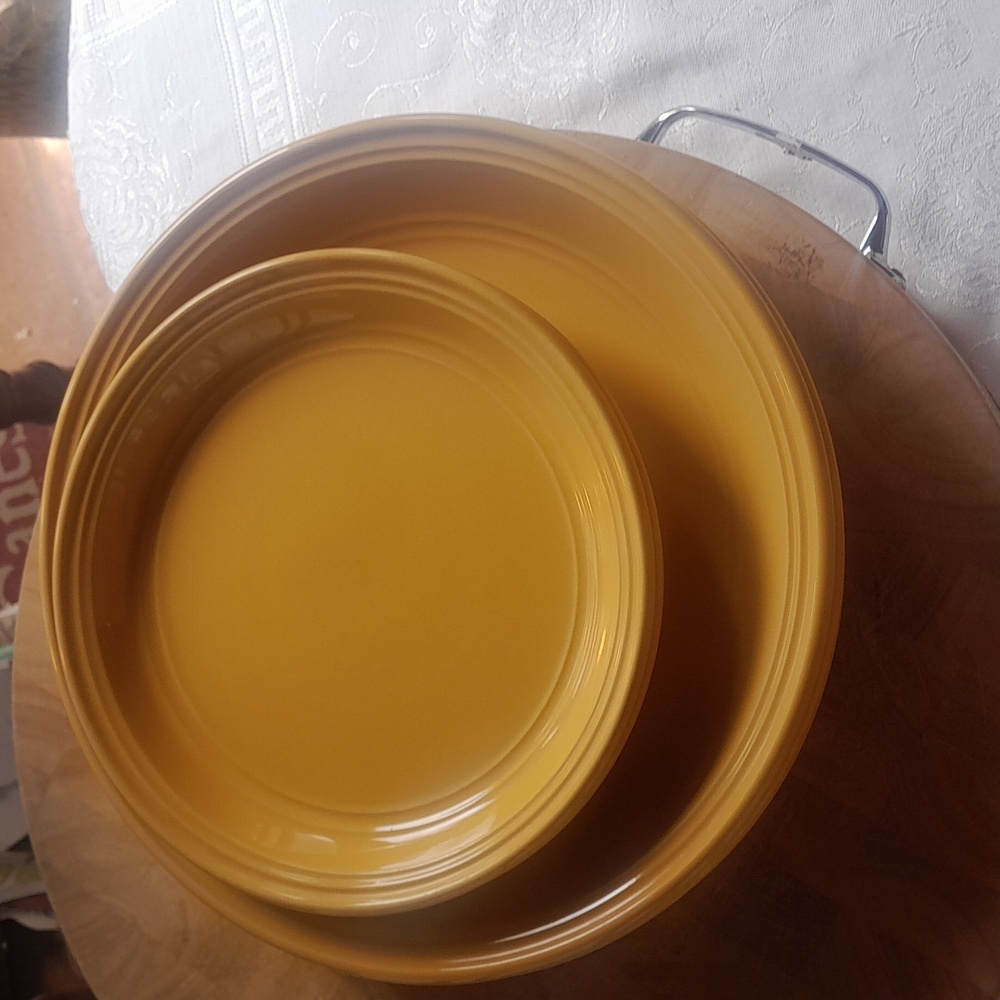 Yellow Dinnerware Set - Picture 5 of 5